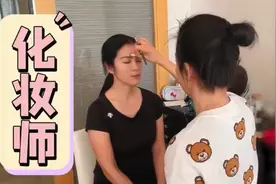 47岁李冰冰与妹妹同框，素颜出镜脸略显肿胀，姐妹被赞像双胞胎图片