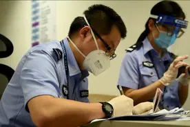 火眼金睛守好国门第一关，移民管理警察陆卿多次斩获“蛇头”“红通”等违法犯罪分子图片
