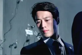 文在寅贴身保镖因太帅辞职？身材超性感，颜值直逼电影演员图片