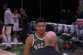 NBA总决赛G3太阳vs雄鹿正在直播：第四节雄鹿大比分领先图片
