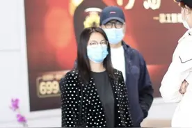 李湘母女三亚度假，11岁诗龄胖出新高度，体重直追妈妈走路霸气图片