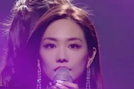 王霏霏成团梦碎的两大根源：除了自己的卑微，还有别人的口是心非图片