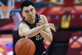 “二哥”李晓旭两次重伤未被击倒，如今他再次回到热爱的球场图片