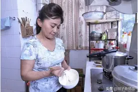 52岁保姆倾诉：做住家保姆两年，看似轻松，实则是接替妻子的位置图片