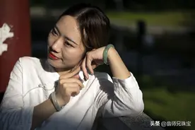 为什么有人说“富贵戴双镯”，而有的人却说“玉镯不双戴”呢？图片