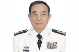 他是首位出身海军的战区司令，曾强硬回怼日本中将：南海是中国的图片
