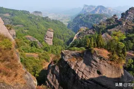 福建传奇“客家神山”，丹霞地貌壮美奇特，更具有丰富的人文色彩图片
