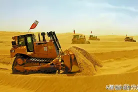 瀚海筑路正酣时——来自尉犁至且末沙漠公路建设现场的报道图片