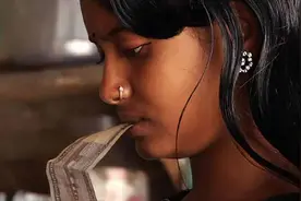 孟加拉国“女儿岛”的悲惨，被这部纪录片抖了出来！不敢看第2遍图片