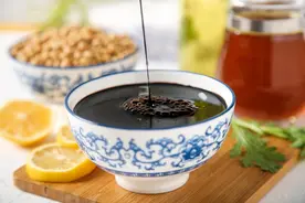 酱油分生抽和老抽，“抽”是啥意思？弄懂再买，区别还是挺大的图片