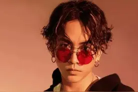 有嘻哈后与GAI成了同事，今年则在GAI的战队被更多人记住图片