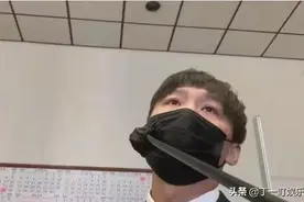 郑爽获力挺，经济学家“拿起放下再出发”，质疑媒体假设事实定罪图片