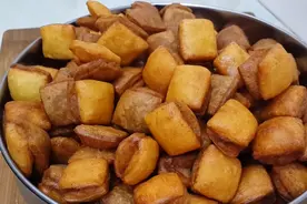 这道小零食吃了10多年，亲戚小孩没人说不好吃，金黄酥脆有创意图片