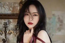 孙坚唐嫣老友聚会合照曝光，罗晋不忘帮忙订饭馆，这操作也太甜了图片