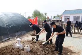 吉林沙坨子出入境边防检查站：边检民警，助残脱贫图片