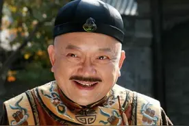 你以为和珅的靠山是乾隆？倘若他不死，嘉庆根本不敢动和珅图片