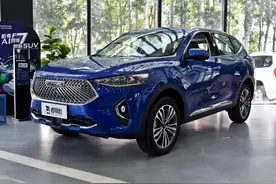 带四驱的实惠SUV，空间很大而且动力超合资，带你看哈弗F7图片