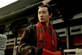 汉献帝虽是傀儡，却仍具有杀曹操的能力，难怪曹操从不敢入宫图片