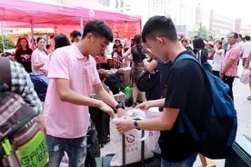 对大一萌新的忠告：在大学里进行人际交往，这两个方面要注意图片