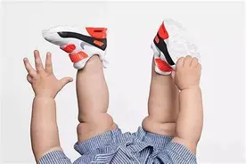 宝宝鞋需要大一码？0到12岁足部发展有规律，穿错恐成扁平足图片