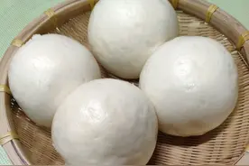 用酵母粉蒸馒头，还需要放碱面吗？很多人不懂，难怪蒸的馒头发酸图片