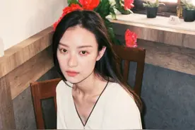 倪妮素颜拍大片，意外显露“半永久”颜值，终于懂哪输给赵丽颖了图片