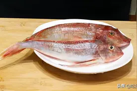 入冬后，遇到红鞋鱼别错过，加豆腐一起烹饪最鲜香，能吃出蟹肉味图片