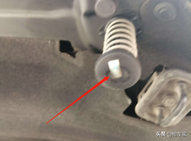 为啥奔驰S400L30万都没人买？网友：换块电池10万，爱得起伤不起