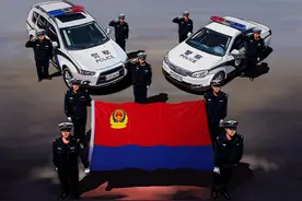 警笛拉响，警车疾驰！崇左交警上演“速度与温情”图片