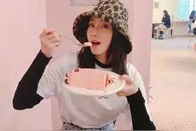 Cookies前成员晒短发俏皮旧照 被质疑整容却幽默自嘲：高超易容术图片