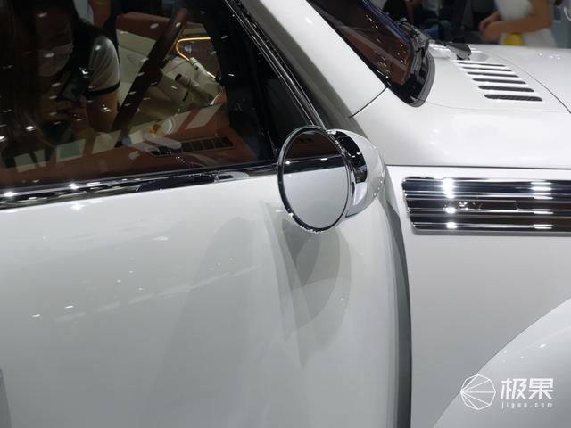 全球经典「老爷车」复活！配3块大屏科技感满满，20多万你买吗？