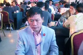 意外！棋坛60岁大师险遭业余棋手爆冷，长抓炮竟然和了，为什么图片