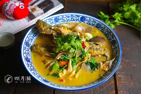 秋天，吃这鱼正是时候，和平菇一起炖，汤可不要太鲜美哟图片