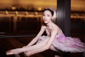 撕杨颖无视郑恺老婆，高层力捧马云点赞，华谊小公主钟楚曦不简单图片