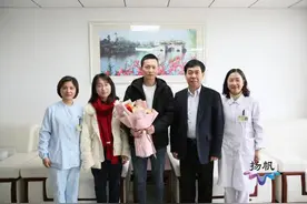 在武汉抗疫一线邂逅爱情，今天新疆男护士来扬求婚……图片
