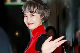 73岁影后萧芳芳：周星驰的理想爱人，与李连杰亲如母子图片