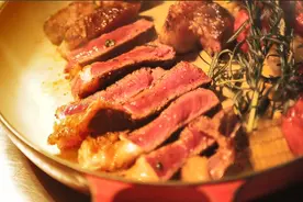 采访上海浦东嘉里大酒店的行政总厨，做出最完美牛排图片