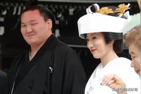 女相扑比赛要穿上衣吗？她们喜欢什么类型的男性？曾说张继科很帅图片