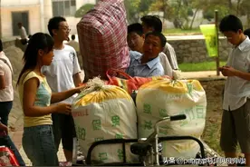 对不起孩子，我们已经尽力在追赶，可还是让你在开学时丢脸了图片