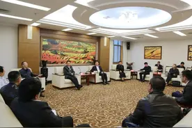赵瑞君罗萍与国开行云南省分行行长彭肇文一行座谈图片