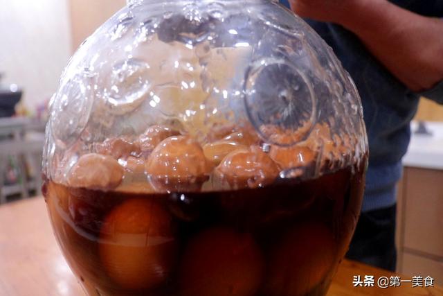 河南老法腌鸡蛋，个个起沙、金黄流油还不咸，用经验告诉你怎么做
