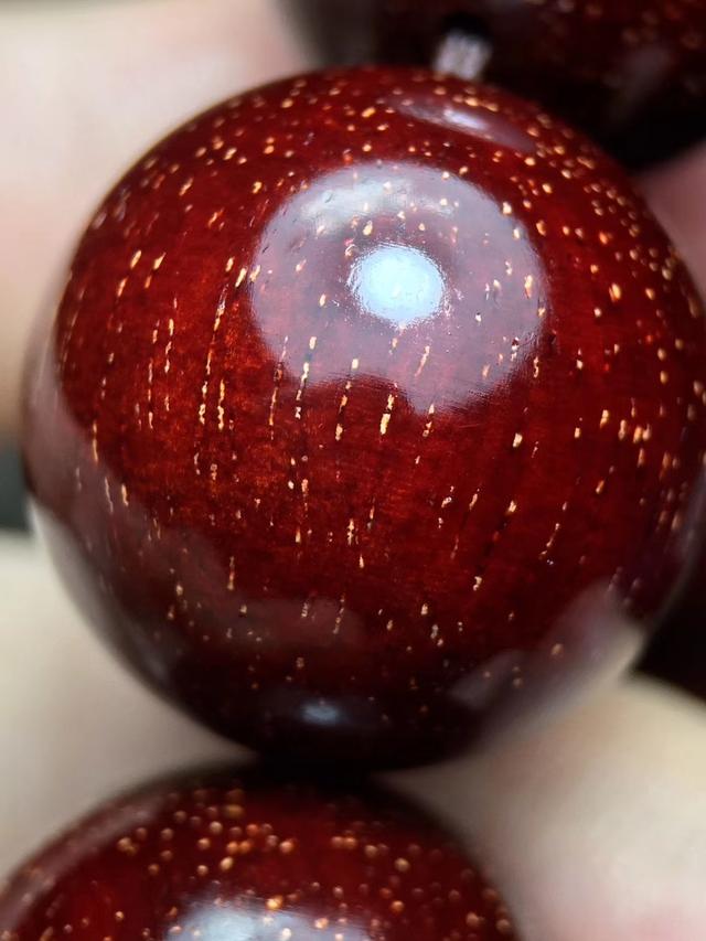 大叶紫檀手串(5种冒充小叶紫檀的木材) - 绿巢号