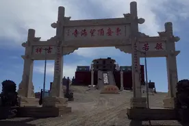 佛教圣地之一的五台山，带给我们不一样震撼，不一样感觉！图片