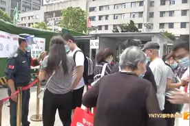 多家医院全面取消探视，住院患者“一人一陪护”图片