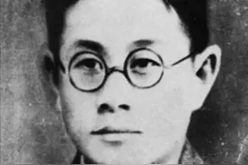 15岁男孩被带到延安，朱德叶剑英来看，周恩来：可知你爹是何人？图片