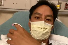 吴彦祖晒病床照，面容憔悴手插针管，自称曾几乎丧命图片