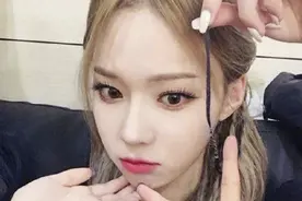 小说：她噗通一声跪在我的面前图片