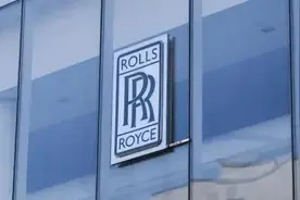 警方下达长沙劳斯莱斯撞车事故认定书：面包车车主未负全责图片