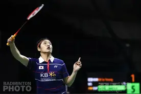 专家把脉羽毛球技术：在吊球时，包切球的完成过程是小弧形且比较短的图片