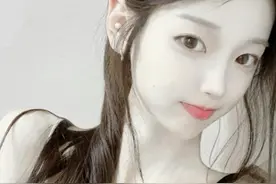 小说：美女同学住在我家，每天洗衣做饭：我要让你女儿喜欢上我图片